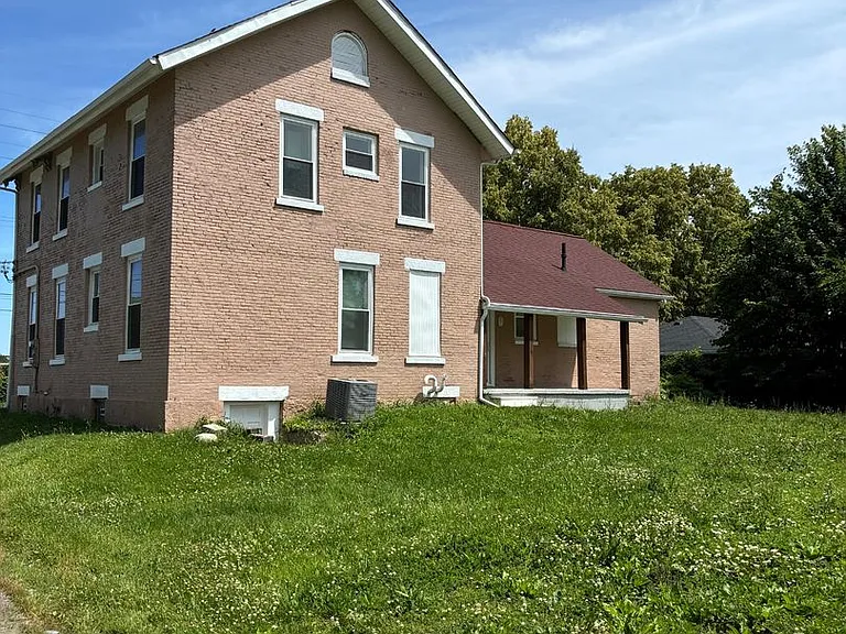 2400 Oberlin Ave — Photo 3