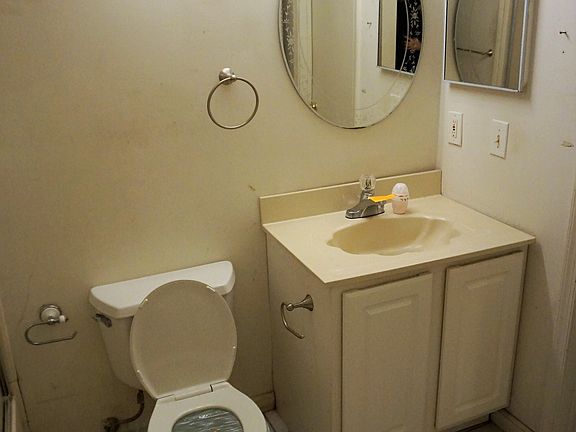 4th image of 73 Liberty Ct #1607