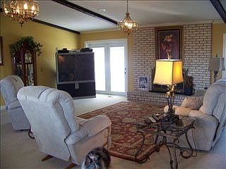 3rd image of 100 Breezewood Dr