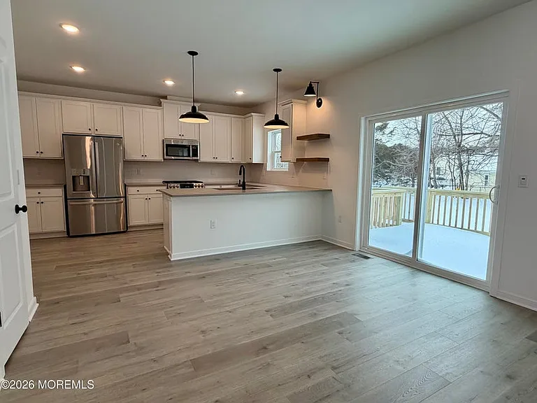 27 Butternut Dr — Photo 2