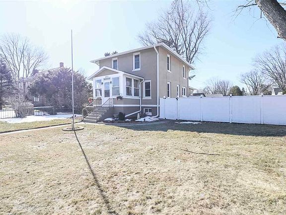 3rd image of 531 Wisconsin River Dr