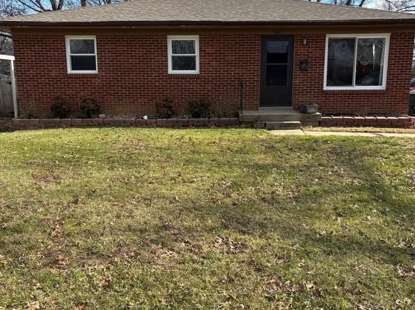 9407 Shanna Dr, Jeffersontown, KY 40299