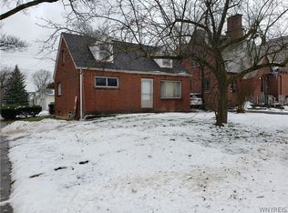 39 Park Blvd, Lancaster, NY 14086