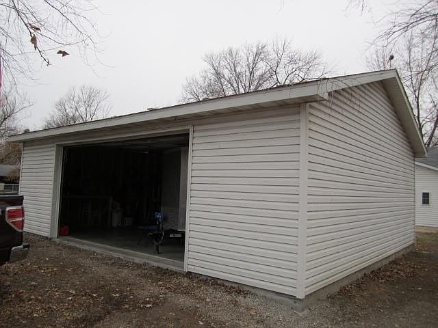 2nd image of 708 E Green St