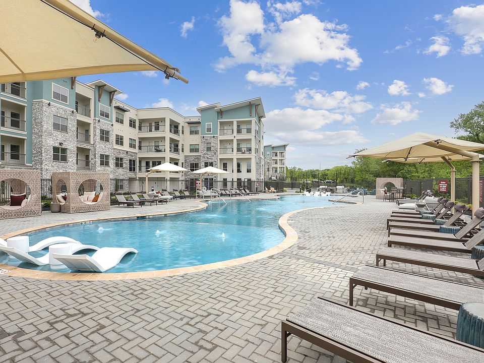 Resort-Style Saltwater Pool with Sun Shelf