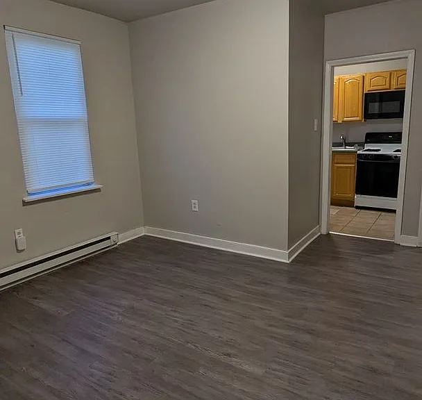 412 East Walnut Lane — Photo 4