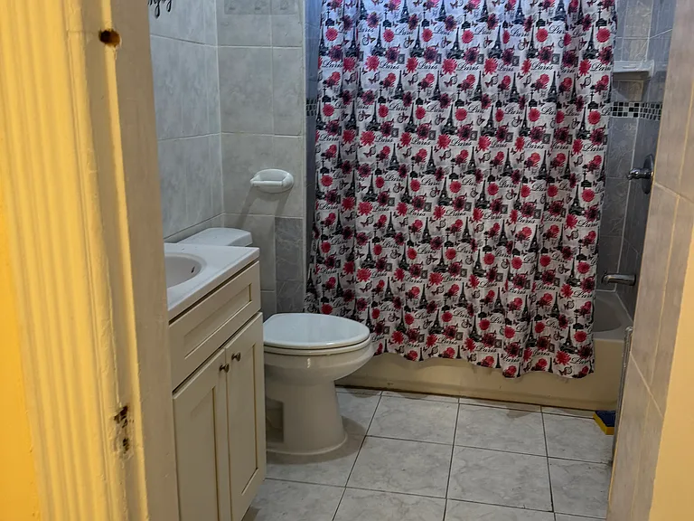 1371 Gipson St #2 — Photo 8