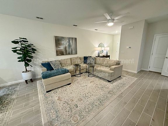 5th image of 376 Belfort Ct