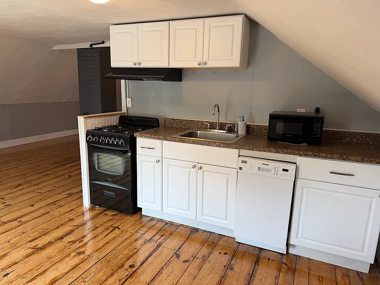 76 Locust St #3 — Photo 9