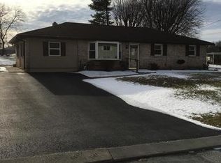 2870 Sherwood Ln, Dover, PA