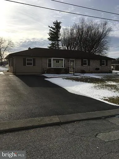 2870 Sherwood Ln photo 1