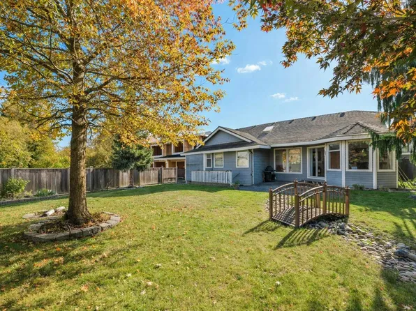 16339 95th Ave, Surrey, BC V4N 3C5