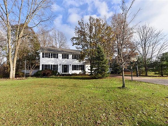 3rd image of 2699 Rachel Dr