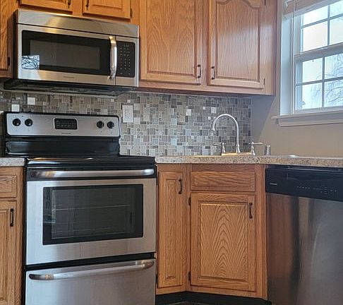 2nd image of 696 Liberty Hill Dr