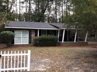 943 Hollywood Dr, Hinesville, GA 31313