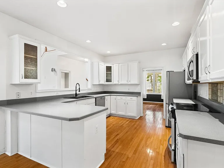 4107 Lakeview Pkwy — Photo 13