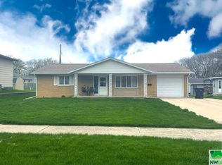 715 2nd Ave SW, Le Mars, IA 51031