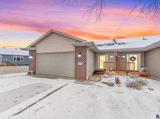 6710 W Saint Orrie Cir, Sioux Falls, SD 57106