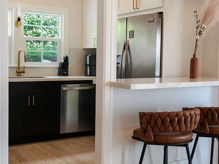 2209 N Gower St — Photo 14