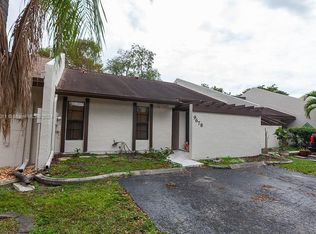 9678 NW 16th Ct, Pembroke Pines, FL 33024