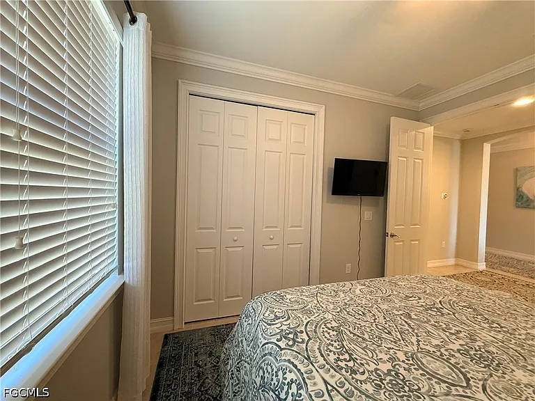 3920 King Edwards St — Photo 16