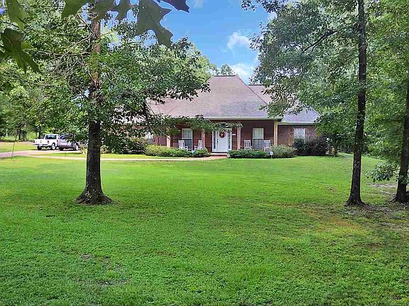 3rd image of 837 W Lake Dockery Dr