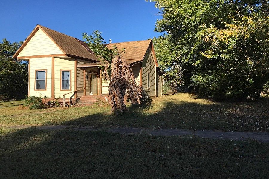 2nd image of 308 W Ross St