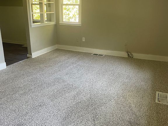 2nd image of 2105 Parkview Blvd #2
