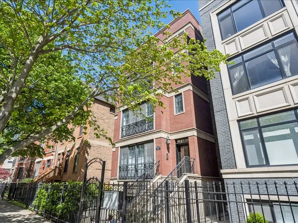 920 W Barry Ave APT 4, Chicago, IL 60657