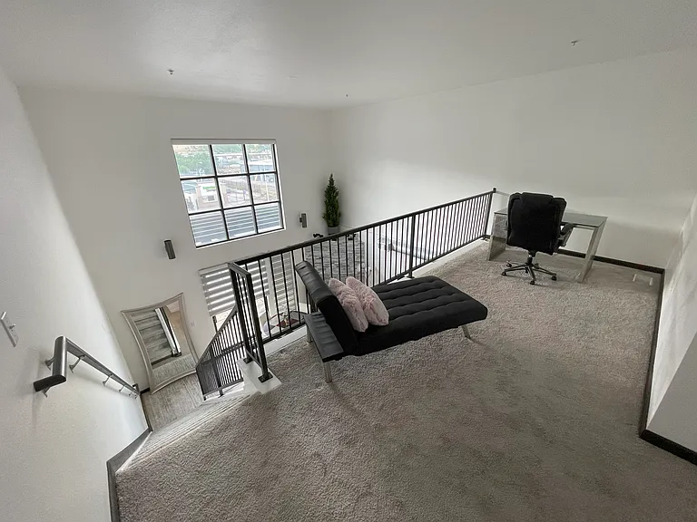 4550 Broadway St #219 — Photo 11