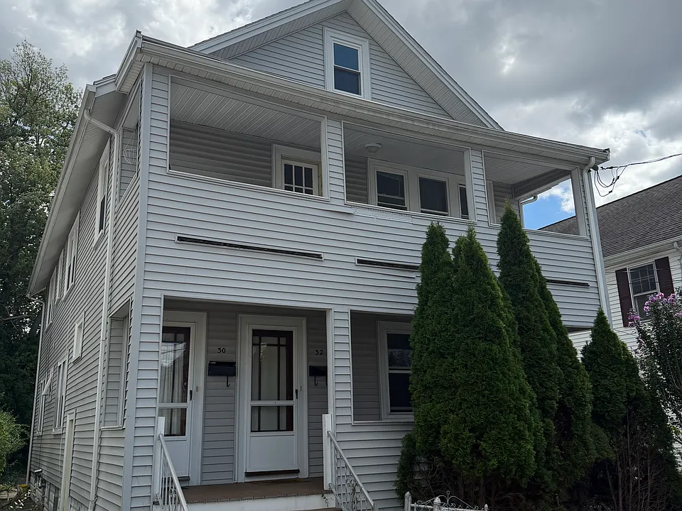 32 Adams St #1