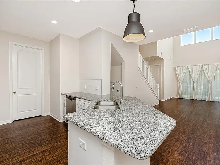 1510 Figleaf Ln — Photo 5