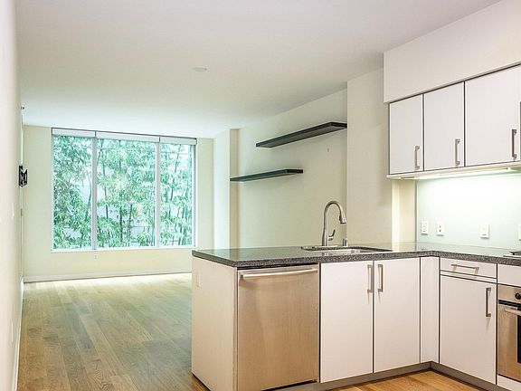 3rd image of 333 Main St Unit 4G