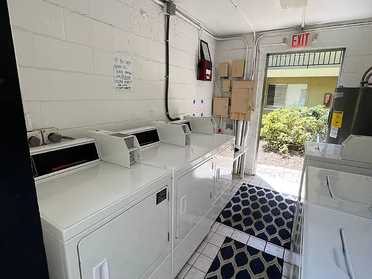 3206 W Azeele St #100 — Photo 17