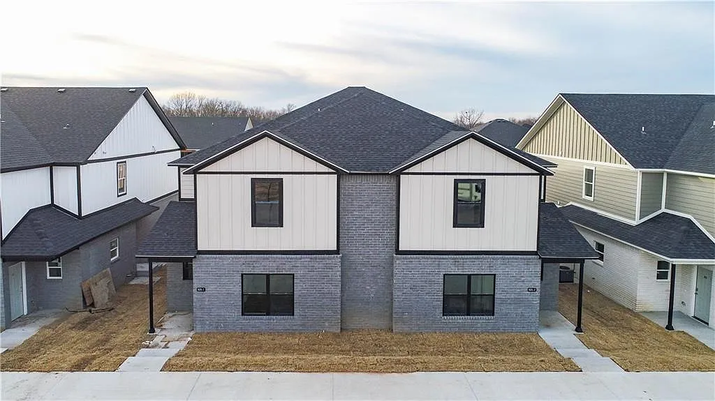 Building Photo - 825 S Rupple Rd #2