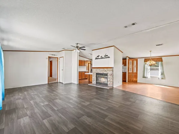 5222 Redwood Cir, Fort Worth, TX 76119