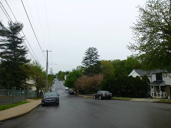 4th image of 733 Lincoln Ave