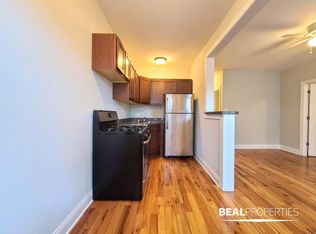 511 West Melrose, Chicago, IL 60657