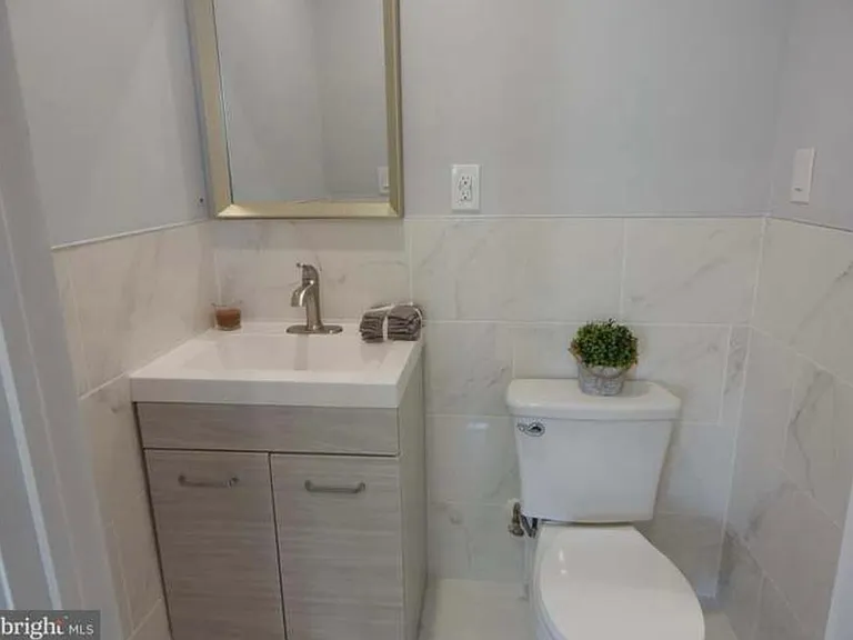 6625 N Gratz St — Photo 11