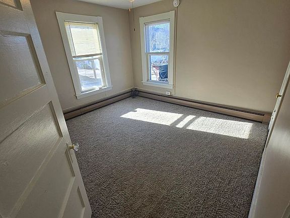 5th image of 212 Waldo St #3
