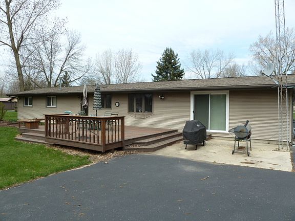 3rd image of 5935 E North Prairie Dr