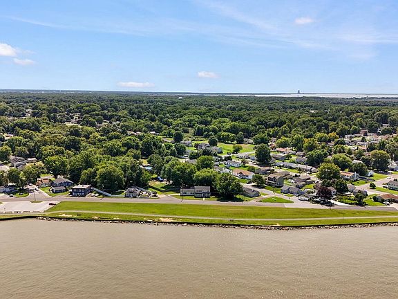 4th image of 96 Riviera Dr