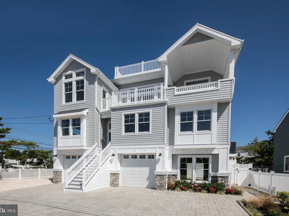 3 E Ramapo Ln, Brant Beach, NJ 08008