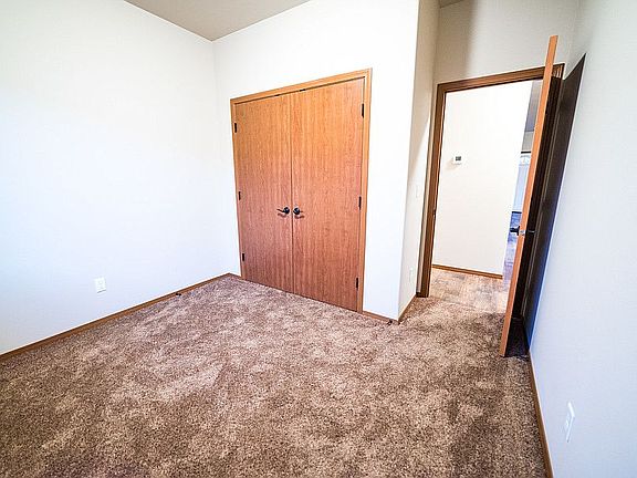 5th image of 3105 Swan Ave