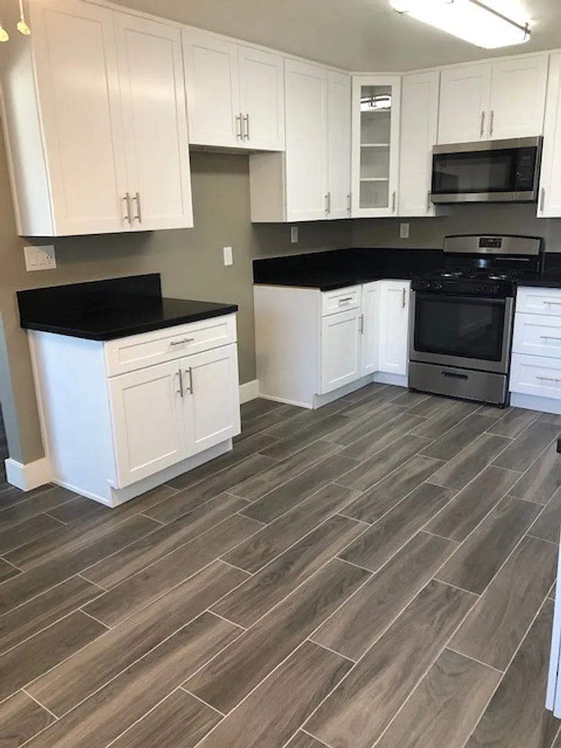 Newly Renovated 2 Bedroom — Photo 3