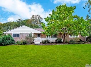 166 Cambon Ave, Saint James, NY 11780