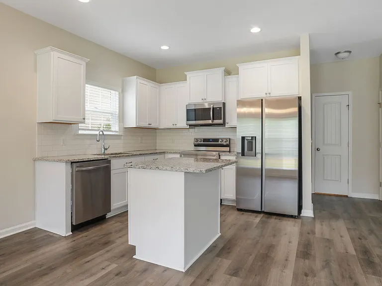 572 Brightleaf Cir — Photo 5