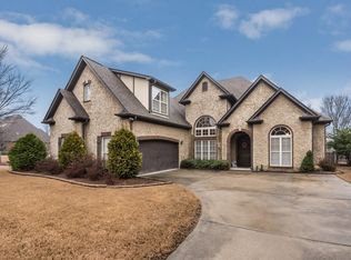 228 Strathaven Ln, Pelham, AL 35124