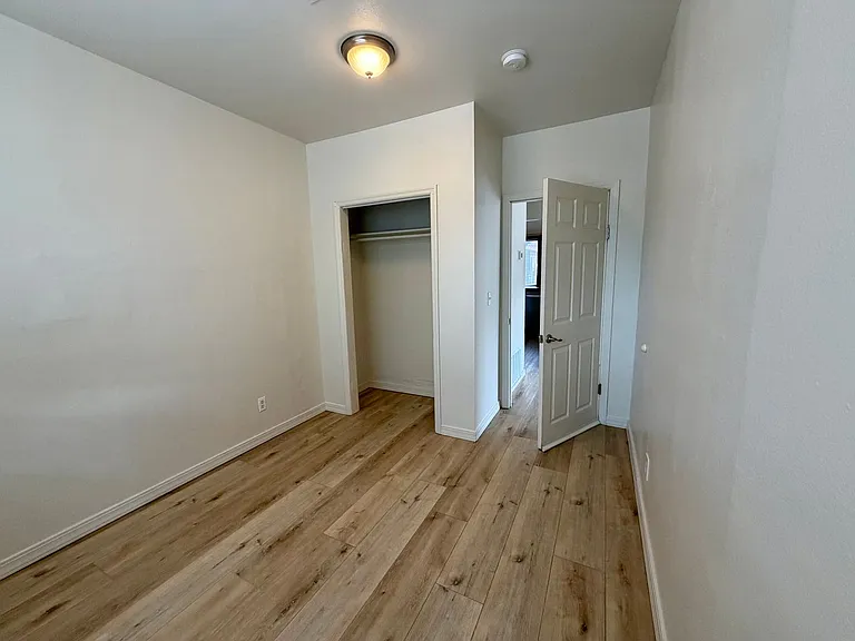 13 E Dupont Ave — Photo 34