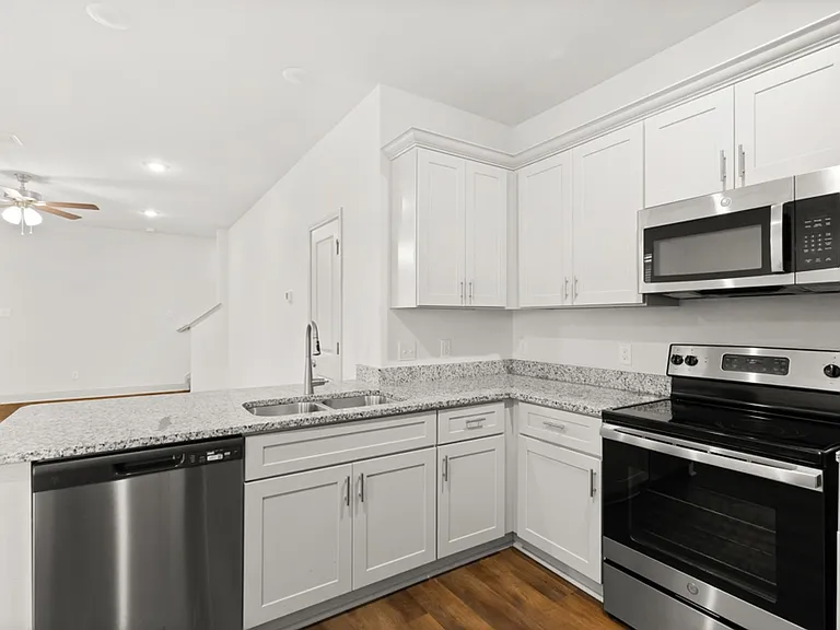 7620 Magnolia Vlg #102 — Photo 9